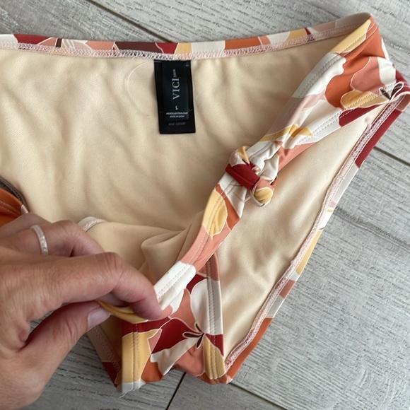 VICI bikini set graphic floral muted safari colors XL Top/ L bottom like new - Picture 3 of 8
